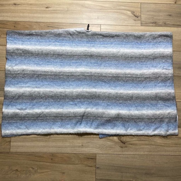 Torrid Womens Wool Blend Spacedye Ruana One Size Blue Gray White - Picture 6 of 8